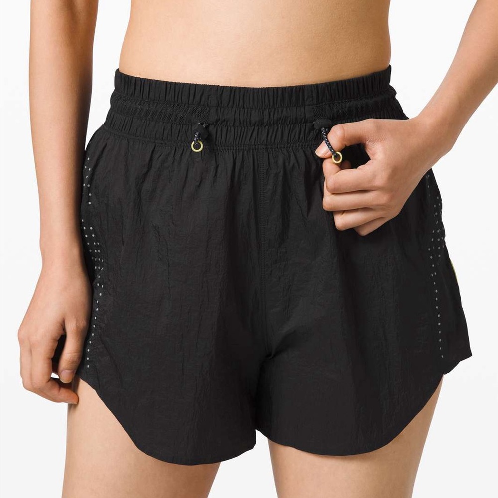 lululemon rocksanda short